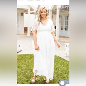 White Dress 2XL or 16W- bought to use for wedding dress! Never worn!